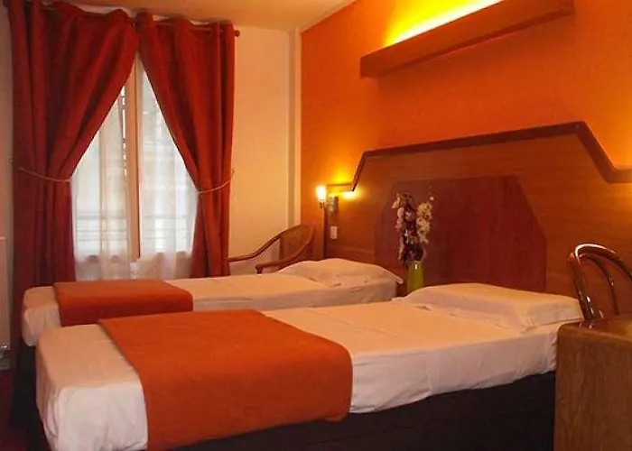 Le Nouvel Du Theatre Отель 3*