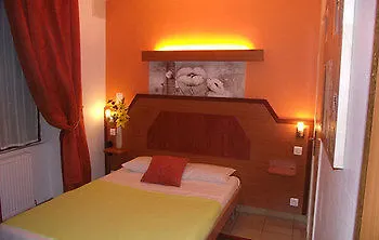 Le Nouvel Du Theatre 3*