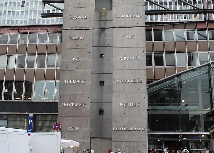 Отель Le Nouvel Du Theatre 3*