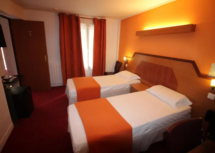 Le Nouvel Du Theatre Отель